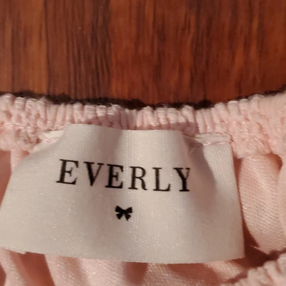 Everly Crop Top Womens Size S Eyelet Lace Pink summer Whimzie Cotton